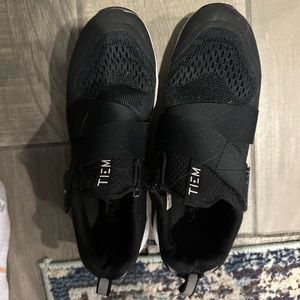 Tiem cycling shoes